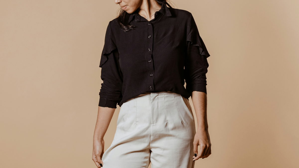 10 Fashion Tricks That Make Your Waist Look Smaller (Without a Corset!)