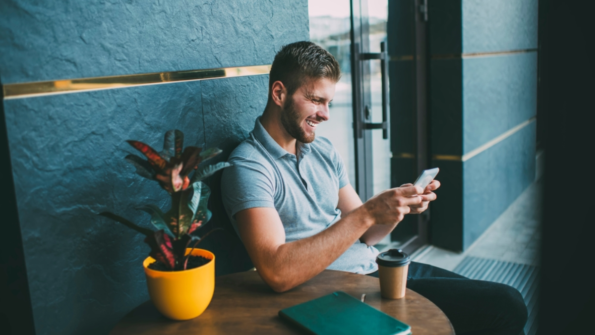 10 Flirting Moves That Work in the Age of DMs and Dating Apps