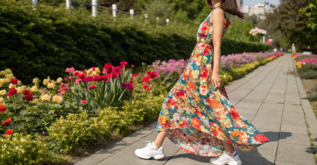 10 Outfits That Make Sneakers Look Ultra Chic
