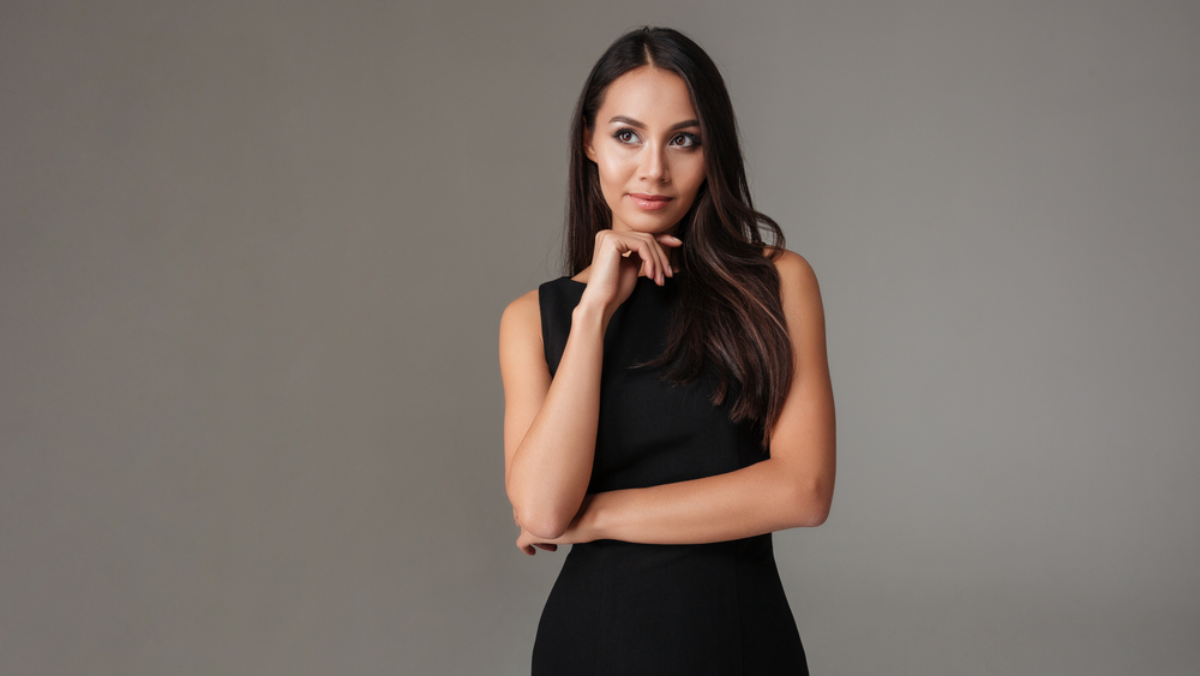 11 Outfits That Are Considered Inappropriate for a Wedding