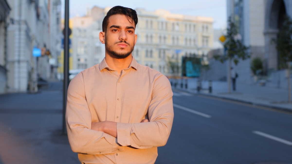 12 Telltale Signs a Man Was Raised by a Narcissist (and It Shows)