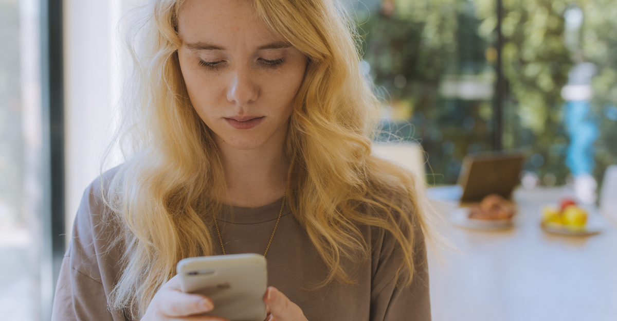 12 Texts You Should Never Respond To During a Fight — And Why - MomSkoop