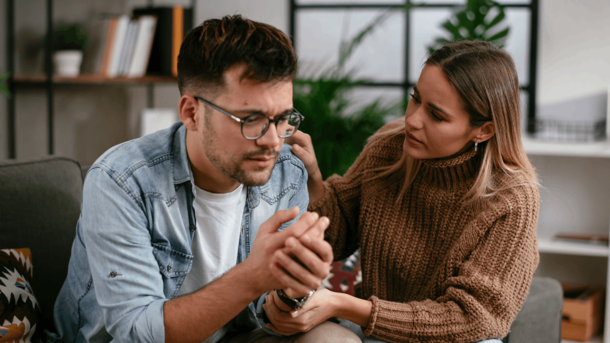 13 Clues You're Dating a Man Who Can't Handle a Strong Woman