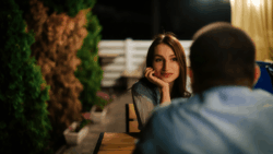 13 Little Things Women Pick Up on When They First Meet a Man