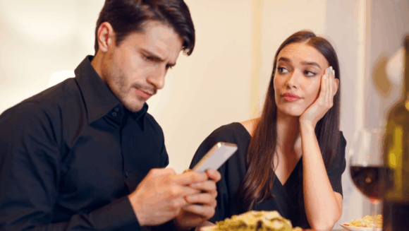 13 Signs He’s Bored in the Relationship — Even If He Hasn’t Said It Out Loud