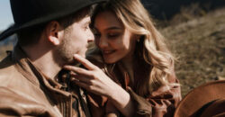 15 Subtle Things Women Do That Men Find Unforgettable