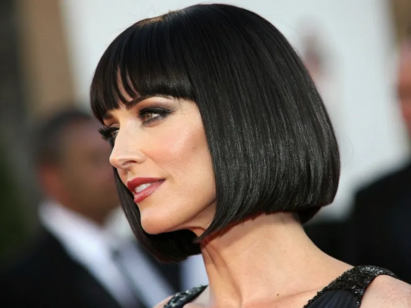 Blunt Lob with Center Part