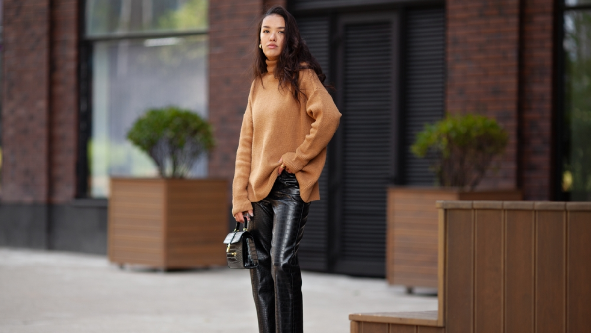 Chic Pants Fashion Girls Are Wearing Instead of Jeans Right Now