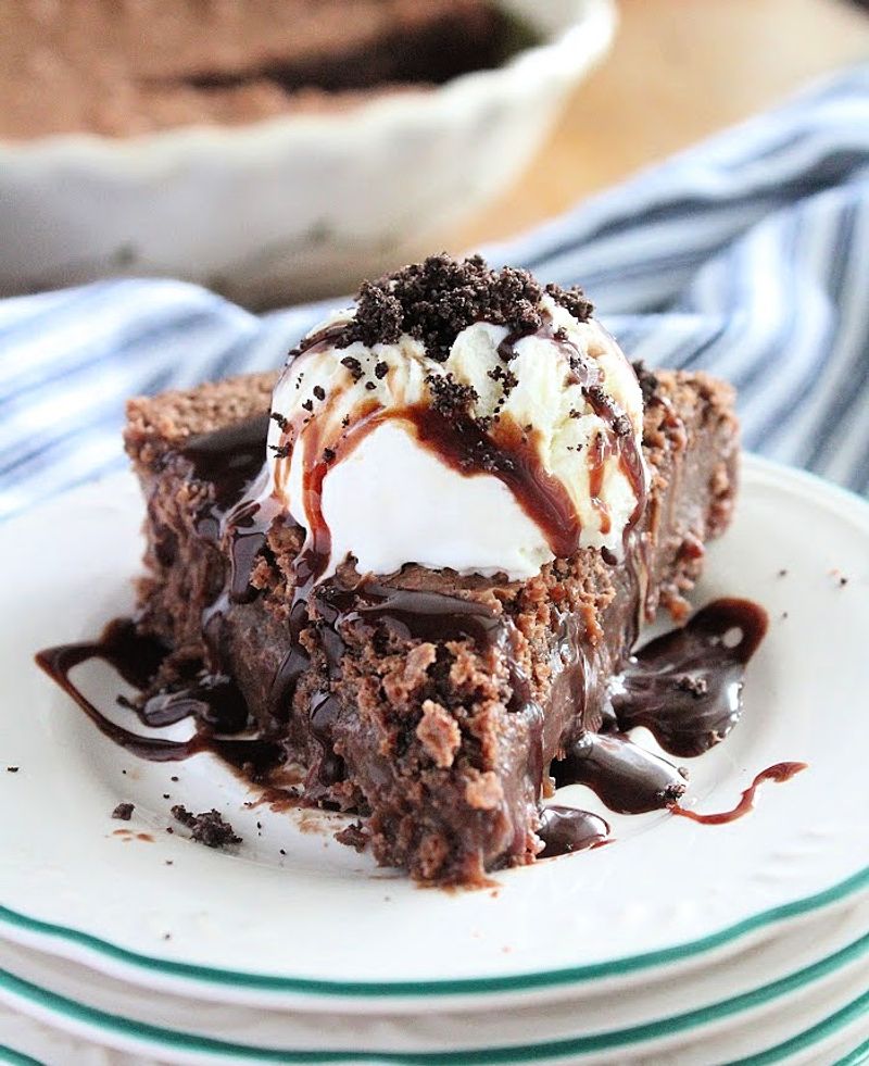 Crustless Chocolate Fudge Pie