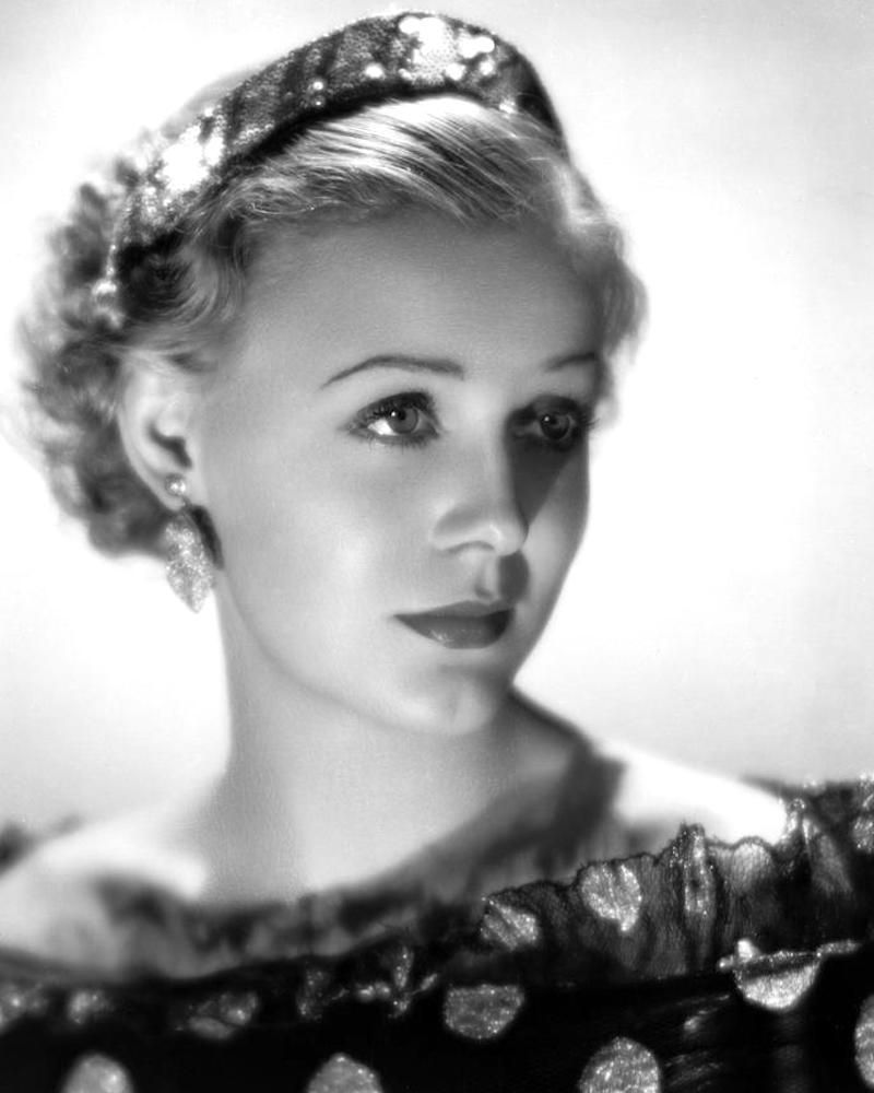 Gloria Stuart (100)