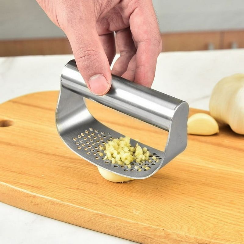 Good Garlic Press/Herb Mincer