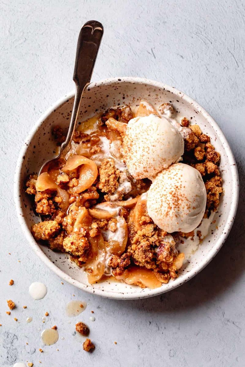 Healthy Apple Crisp (No Refined Sugar)