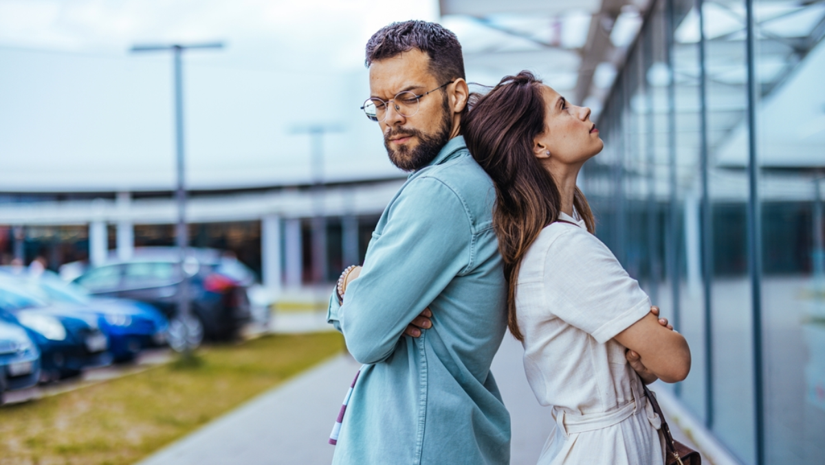 If You Notice These 12 Things, He Doesn't Love You—He's With You Out of Habit