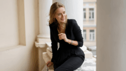 If Your Closet Is 90% Black, These Outfit Ideas Were Made for You