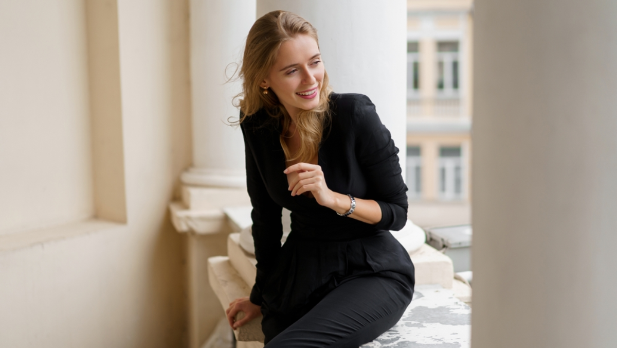 If Your Closet Is 90% Black, These Outfit Ideas Were Made for You