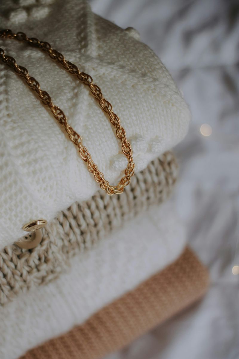 Keep Colors Neutral and Cohesive
