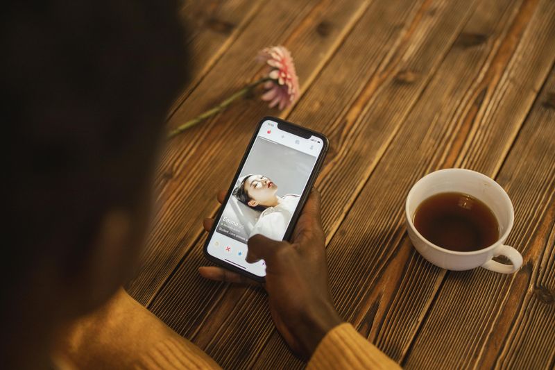 Online Dating Is Only for Desperate People