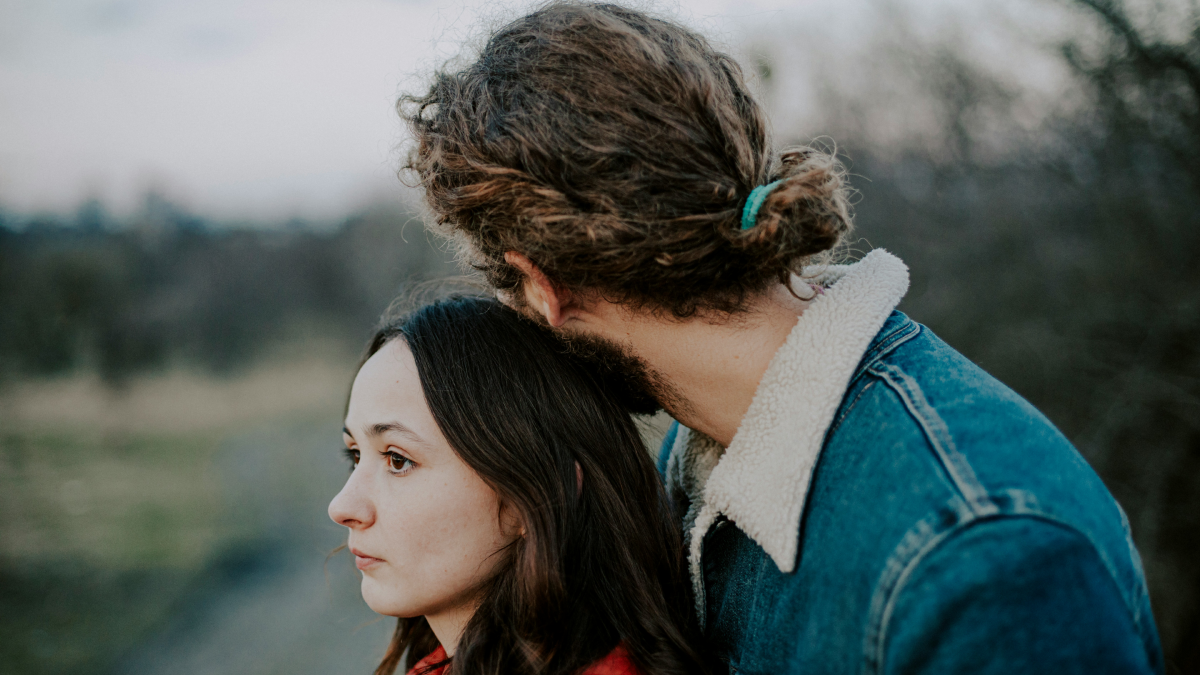 Psychologists Say People Don't Fall Out of Love Suddenly—These 10 Things Happen First