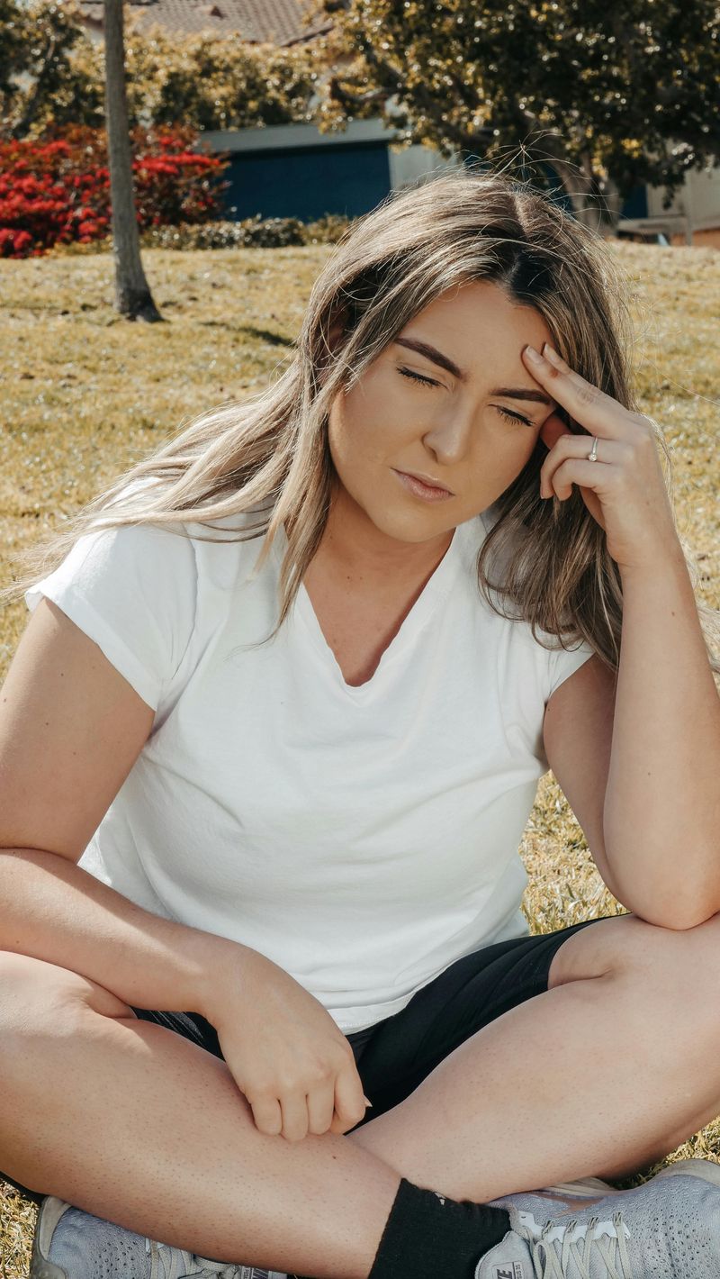 Rejecting Compliments and Validation