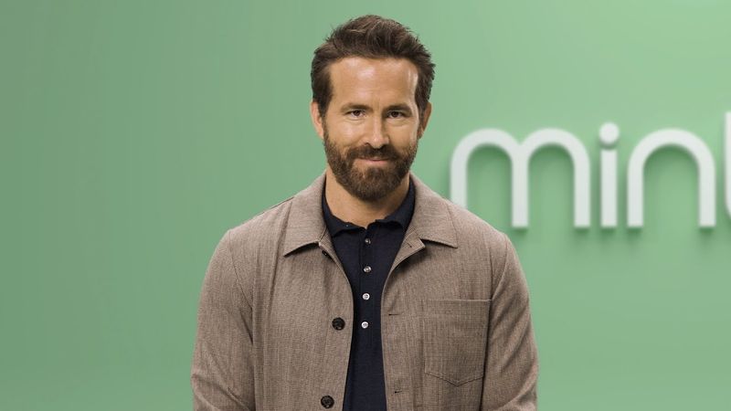 Ryan Reynolds' Mobile Phone Company