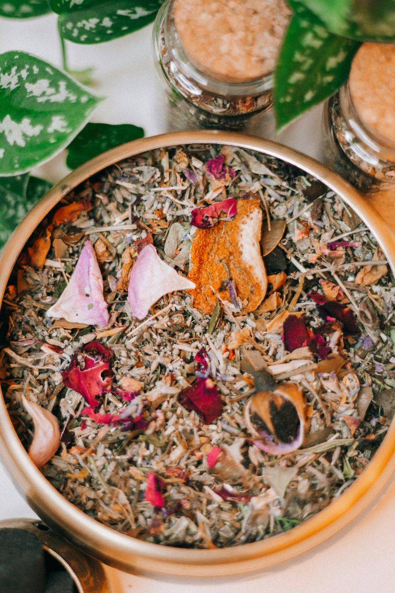 Simmer Seasonal Scents in Your Home