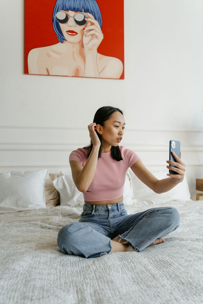 Social Media Validation and External Praise