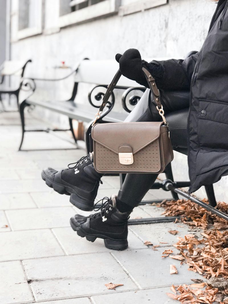 Structured Handbag in Neutral Tone