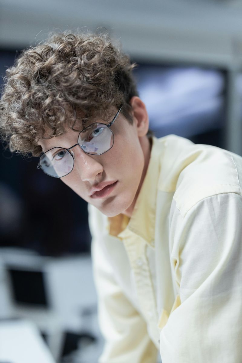 The Emotionally Disconnected Partner