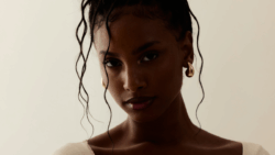 The Unspoken List Every Woman Should Know: 14 Things You Shouldn't Do for a Man