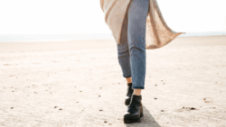 What Shoes to Wear With Cropped Jeans This Fall (That Actually Look Good)