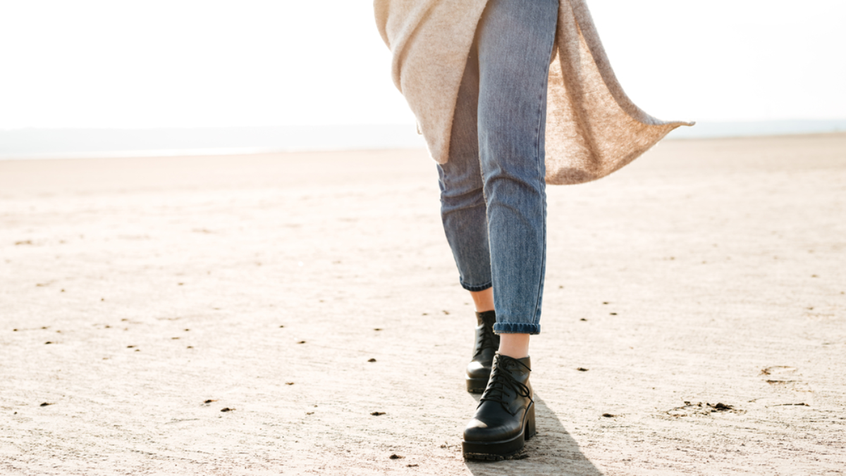 What Shoes to Wear With Cropped Jeans This Fall (That Actually Look Good)