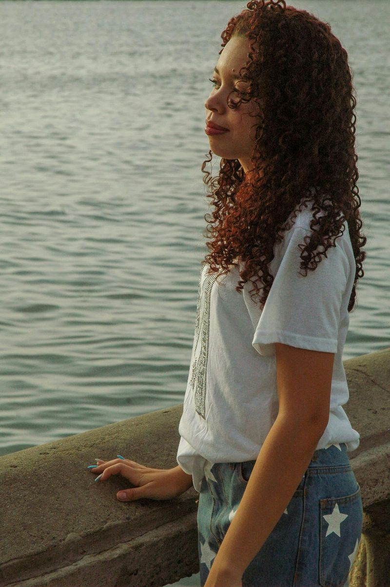 You Enjoy Time Alone Without Feeling Incomplete