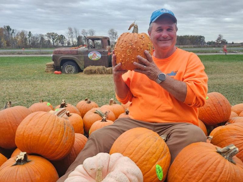 Van Buren Acres (Hebron)