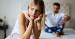 10 Behaviors That Mean He's Not Over His Ex