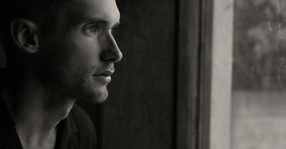 11 Uncomfortable Signs He's Not Over His Ex