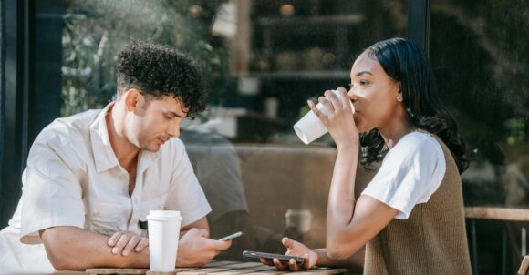 12 Subtle Behaviors That Hurt a Good Woman’s Feelings More Than You Realize