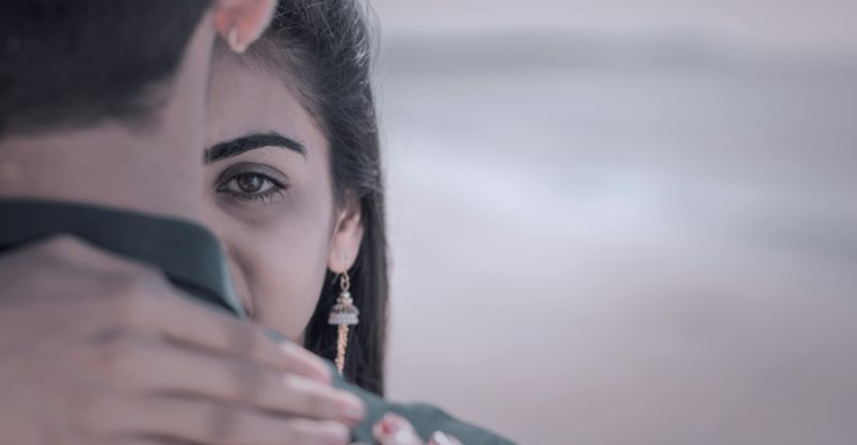 13 Little Things Women Notice When a Man Starts Falling Out of Love