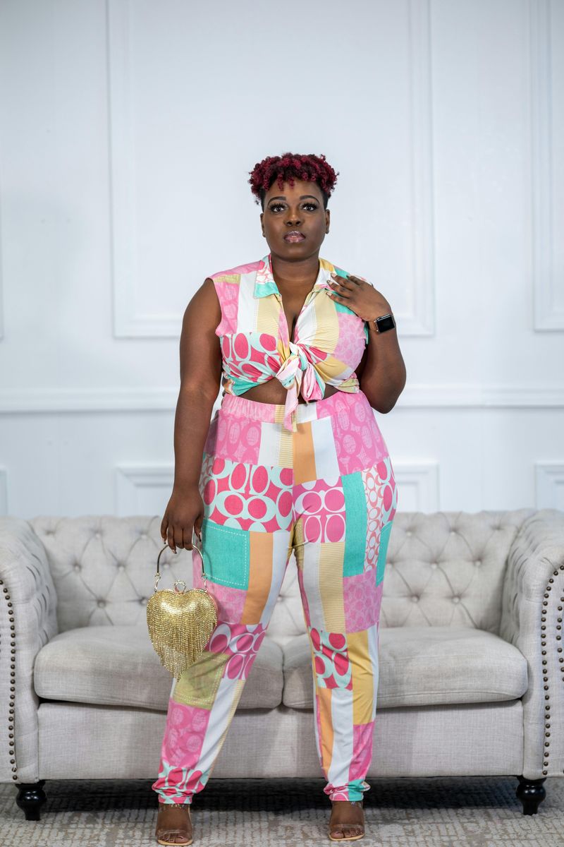 Avoid Bold or Statement Pieces