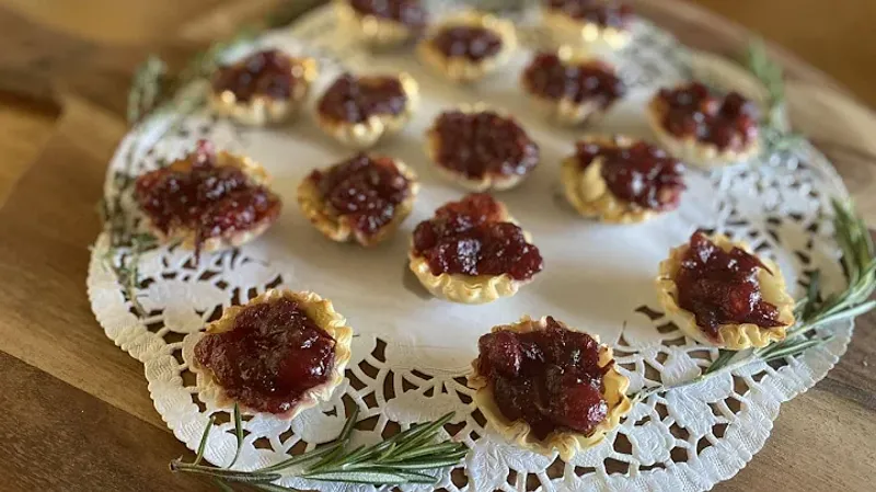 Brie and Cranberry Sauce Phyllo Cups