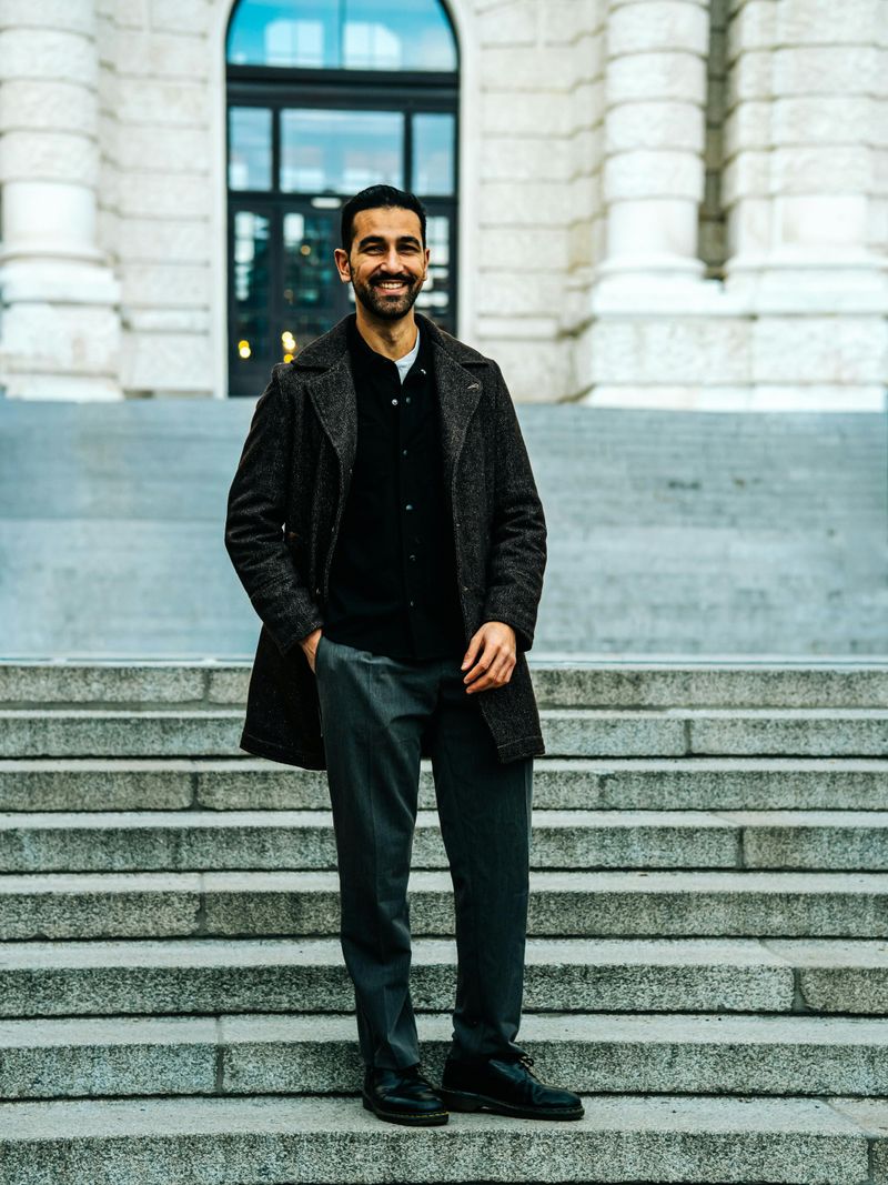 Confidence Inspires Trust — Narcissism Breeds Manipulation