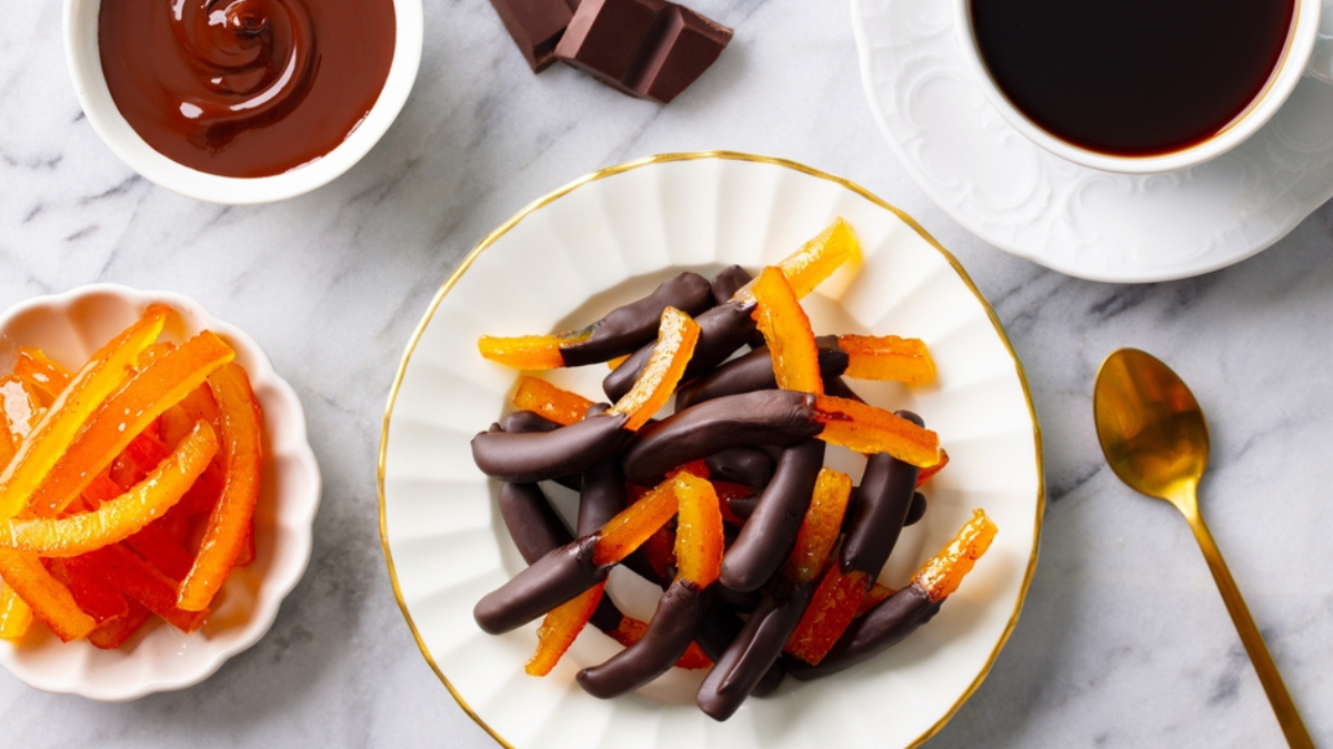 10 Delicious Snacks That Support Collagen and Elasticity