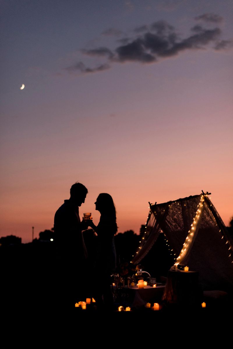 Forgetting to Date Each Other