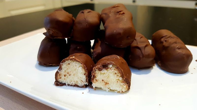 No-Bake Chocolate Coconut Bars