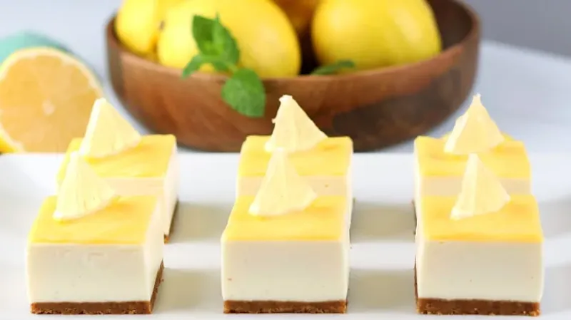 No-Bake Lemon Cheesecake Bars