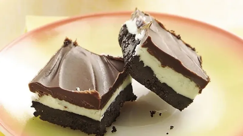 No-Bake Mint Chocolate Chip Bars