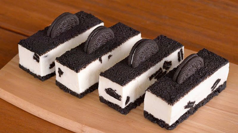 No-Bake Oreo Cheesecake Bars