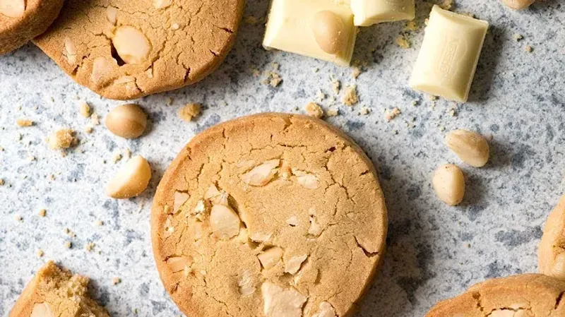 No-Bake White Chocolate Macadamia Bars