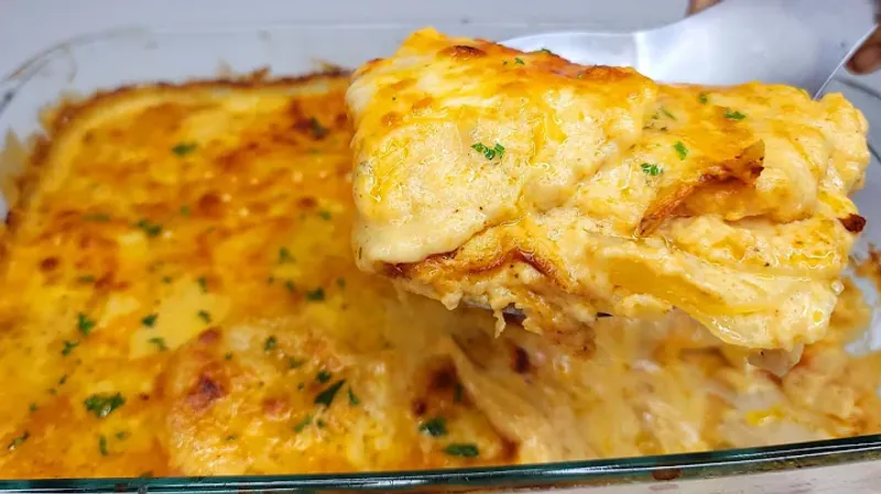 Potato Gratin (Scalloped Potatoes)