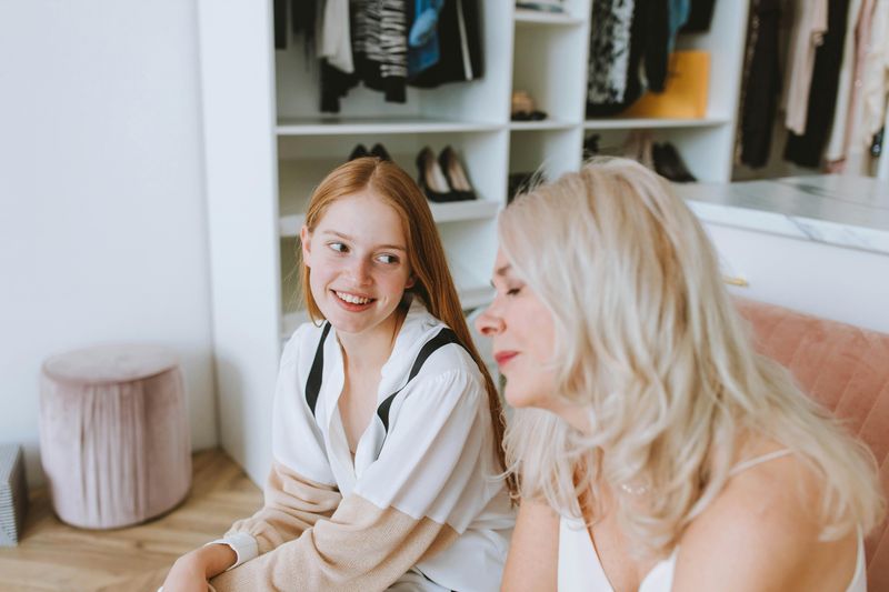 People Make Excuses to Continue Conversations