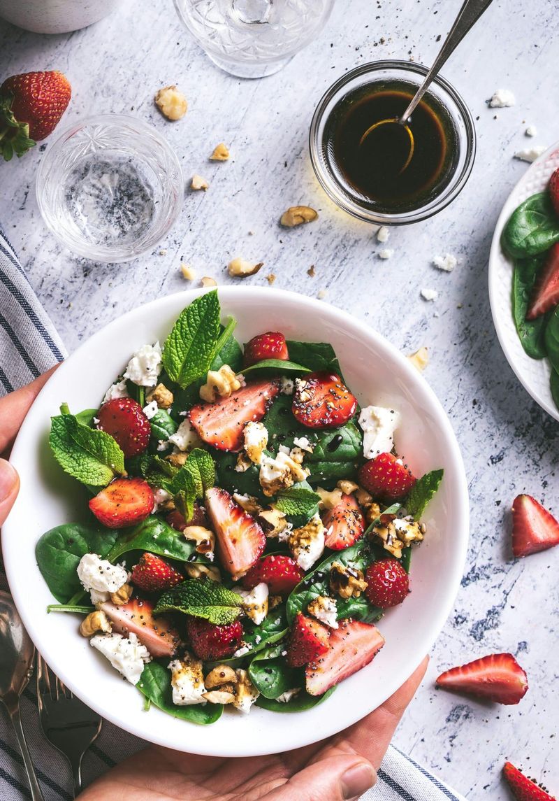 Spinach Salad with Quinoa, Chicken & Fresh Berries